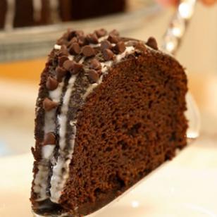 Holiday Pumpkin-Chocolate Bundt Cake