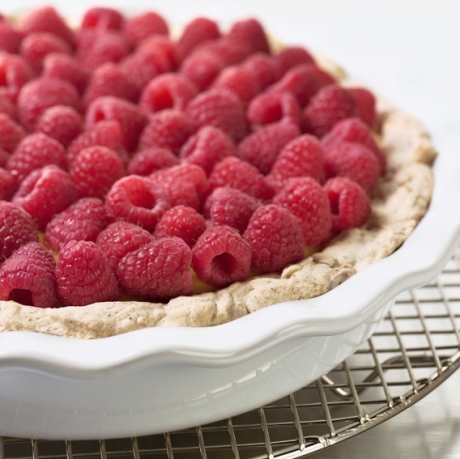 Berry-Topped Pudding Pie in Meringue-Nut Crust